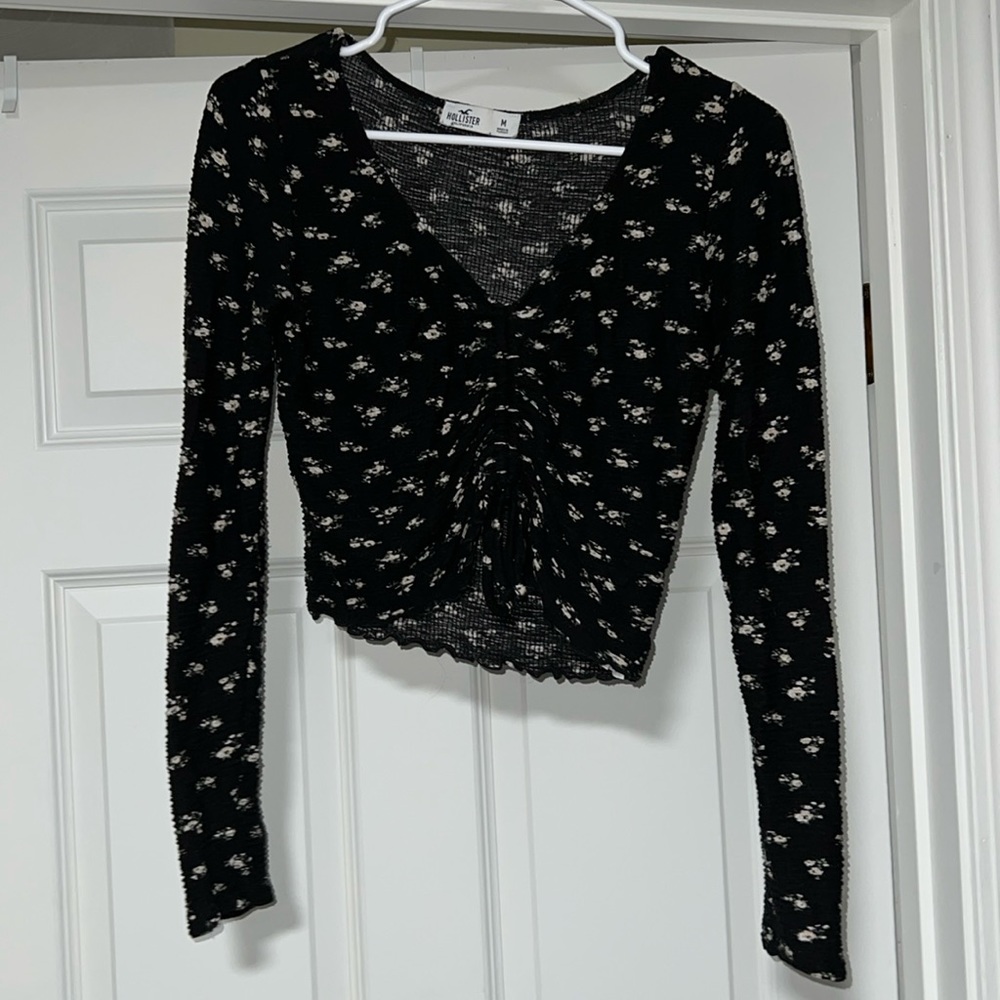 Casual Floral long sleeve top from Hollister. Size Medium